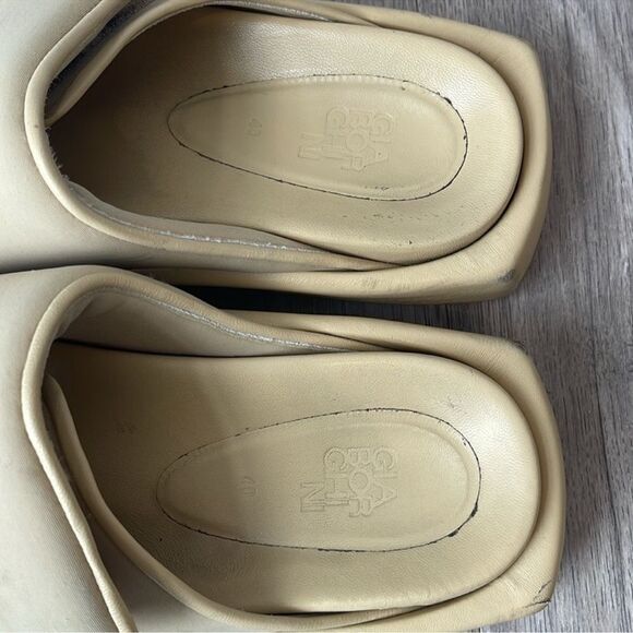 Gia Borghini Chunky Slide Stitched Puffy Sandals Yellow Cream - Picture 3 of 9